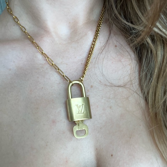 Authentic Louis Vuitton Lock & Key w/18k gold plated mixed chain - Picture 2 of 9